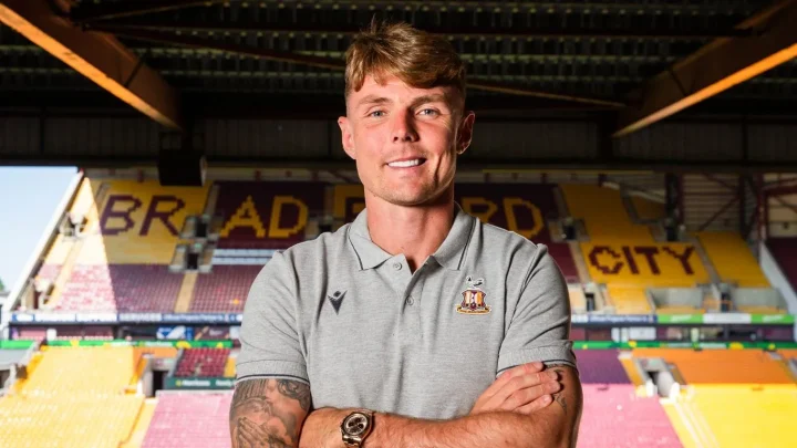 Bradford City Complete Signing of Midfielder Max Power